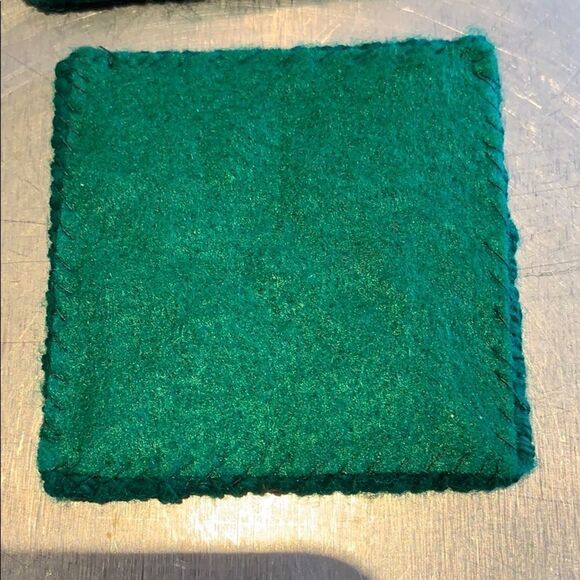 Vtg kitschy NOEL yarn Christmas coasters - Picture 3 of 4